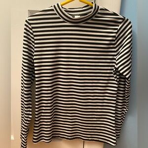 Women's Black and White Turtleneck Top